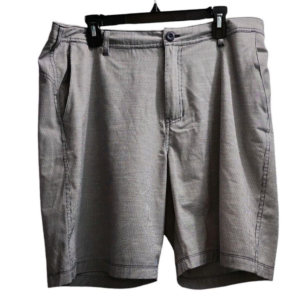 Ascend Mens Size 38 Short Gray Striped Used